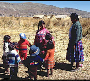 Die Insel der Urus im Titicacasee