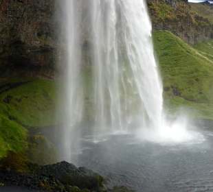 Cascata di Seljalandsfoss 