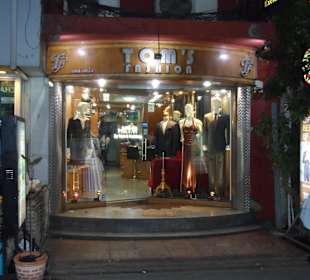 Tom's Fashion, Sukumvit Road, Soi 8