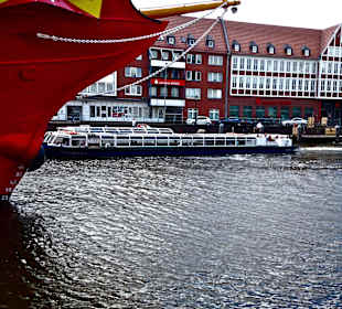 MS Ratsdelft auf neuer Tour durch den Hafen