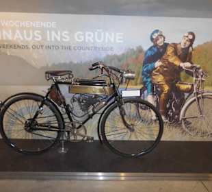 Erste Motorräder