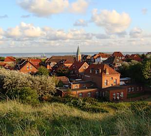 Blick auf Juist und die evangelische Kirche