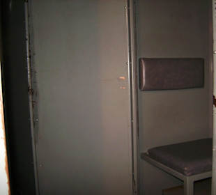 Im Gefangenentransporter Barkas 1000