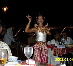 Loy Nava Dinner Cruise