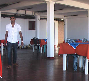 Überdachte offene Sitzplätze