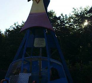 Die Sternschnuppe (Schiffsschaukel) im >Talhof<