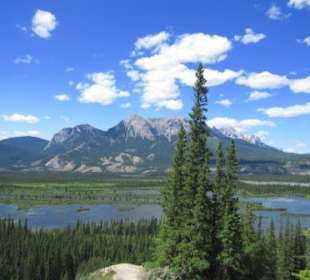 Lake Talbot am Yellowhead Highway
