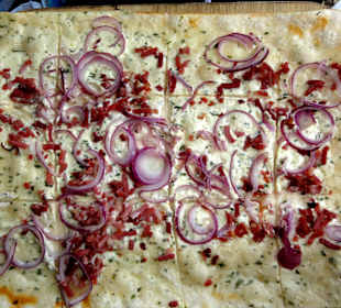 Der "klassische" Flammkuchen im Port Piet
