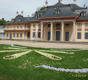 Blick auf die noch geschlossenen Gebäude