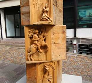 Holzkisten Denkmal