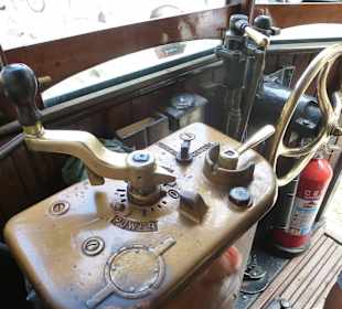 Steuerstand des Triebwagens