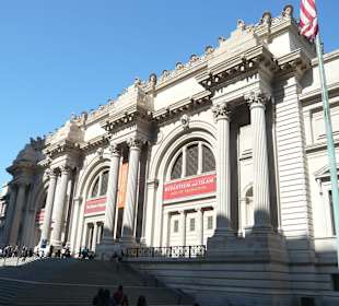 MMA - Blick auf den Haupteingang