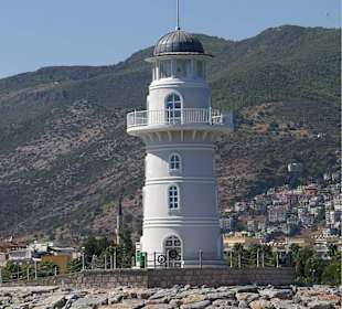 Leuchtturm an Hafenausfahrt