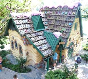 Knusperhäuschen im Märchenwald