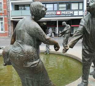 Der Brunnen „Kreislauf des Geldes“ in Aachen
