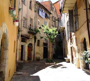 Интересная площадь Грасса