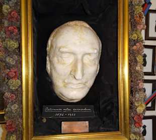 Rundgang durch die Museumsräume des Hauses Samson