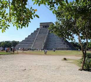 Santi Tour/Playa del Carmen in Chichen Itza