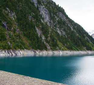 Stausee von der Staumauer aus