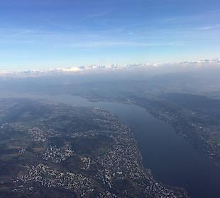 Blick vom Flugzeug auf den Zürichsee