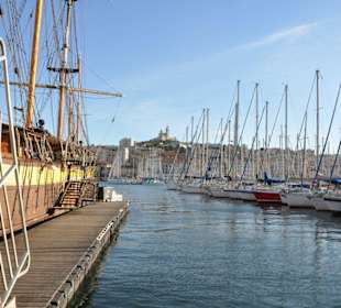 Blick vom Quai du Port auf den Hafen
