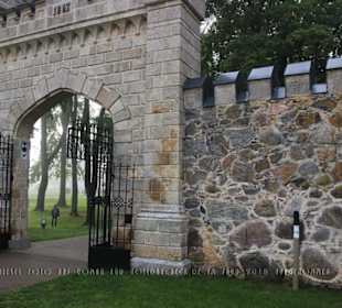 Das Schlossparktor von innen gesehen