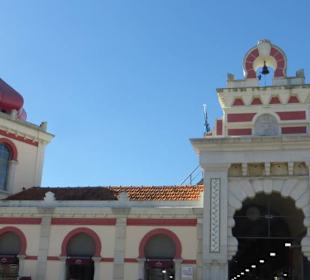 Die orientalisch wirkende Markthalle in Loulé
