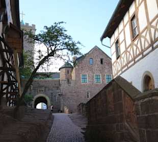 Aufgang zum oberen Burghof