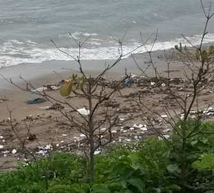 Strand außerhalb der Hotelbereiche