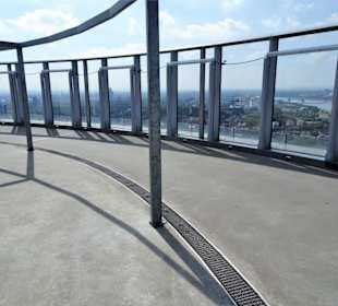Auf der Aussichtsplattform des KölnTriangle