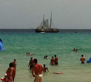 Strand und Piratenschiff (Tagestour)
