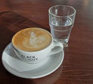 Cappuccino im Caffè 57½