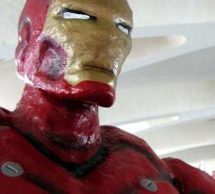 Comicfigur in Lebensgröße