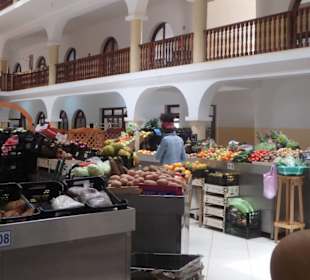 Teilansicht von Verkaufsständen