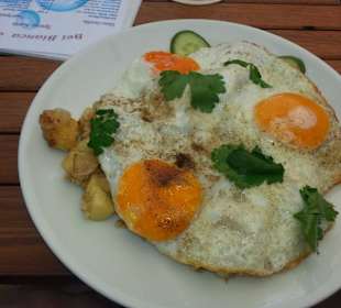 Bratkartoffeln mit Spiegeleiern