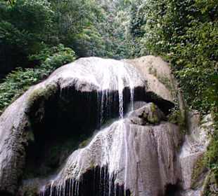 Wasserfall Dschungel Trekking