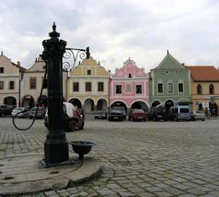 Marktplatz mit Pumpe