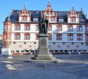 Das Prinz-Albert-Denkmal auf dem Marktplatz