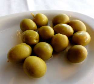Gruß aus der Küche - feine Oliven
