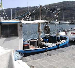 Fischerboot im Hafen