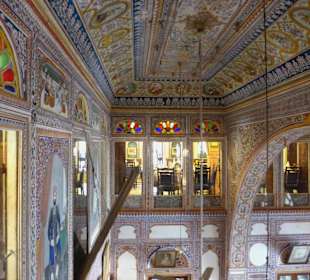 SCastle - schöne Wand- und Deckenmalereien