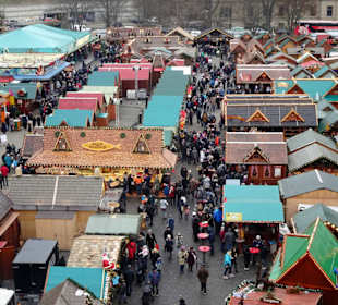 Der Weihnachtsmarkt Erfurt aus der Höhe gesehen