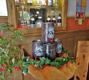 Im Eingang zum Gasthaus der Brauerei Knoblach