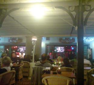 Der Aussenbereich - Blick auf das Lokal