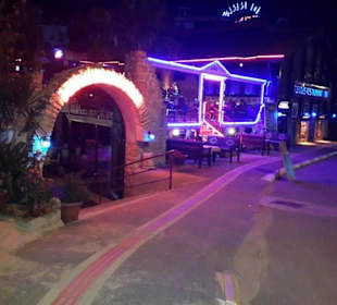 Hier wird in der Bar gerockt ...immer super Stimmu