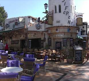 Eins der vielen Restaurants in Cala D'or