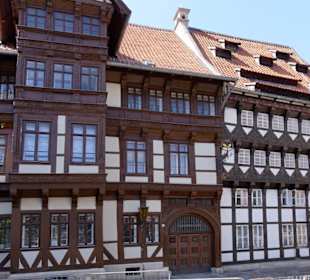 Rechts das Huneborstelsche Haus