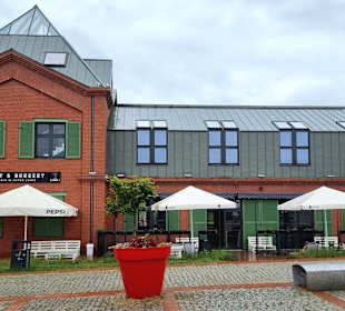 Mittag und Burger am Leuchtturm 