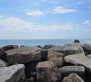 Strand - Weg zum Leuchtturm