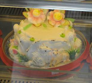 Typische bunte Torte